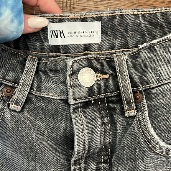 Zara washed black distressed denim shorts 4 - Picture 3 of 4